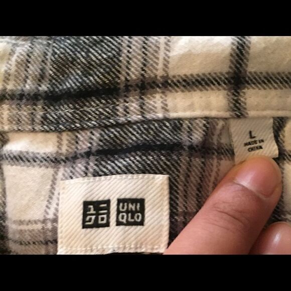 UNIQLO Plaid Button Down Shirt - Picture 3 of 4